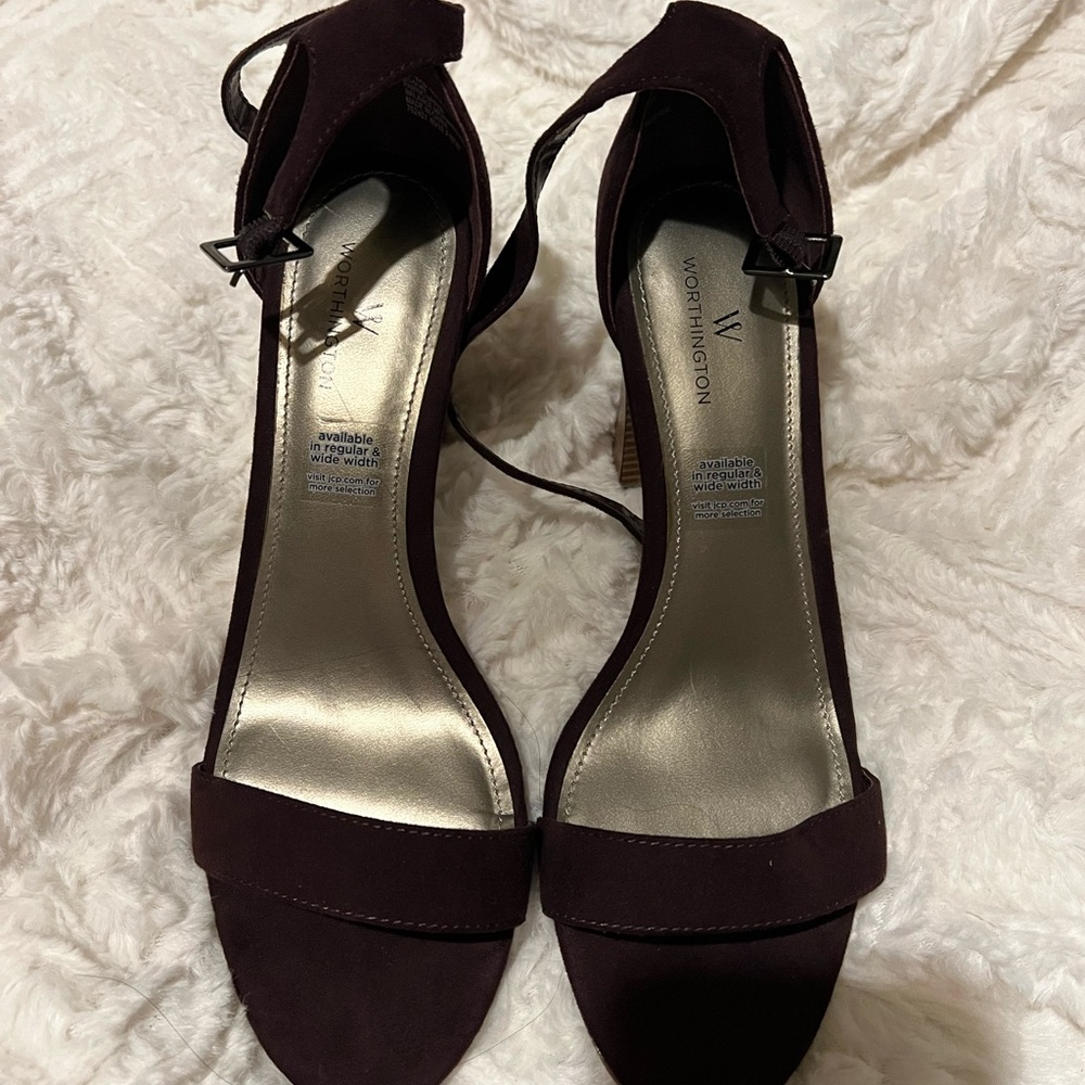 Worthington Women's purple suede heels